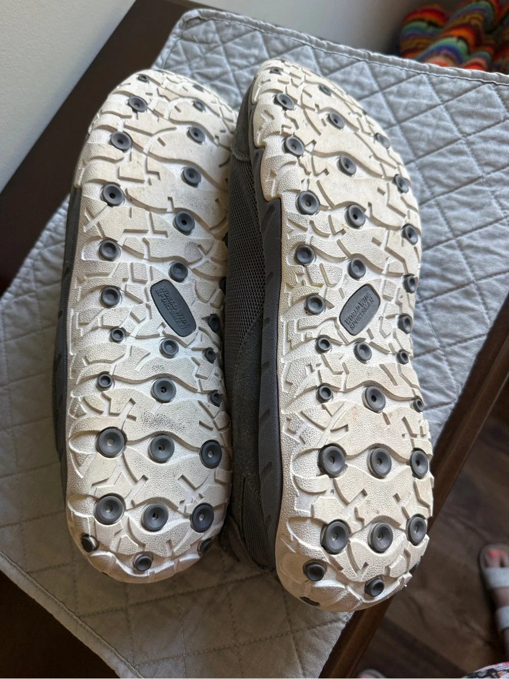 Men's Gray Slip-On Mesh Sneakers with Quick-Pull Lacing